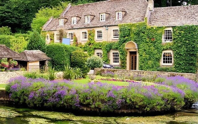Bibury Swan Hotel for lunch Cotswolds