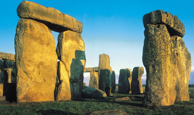 Stonehenge, Lacock and Bath small group tour from London