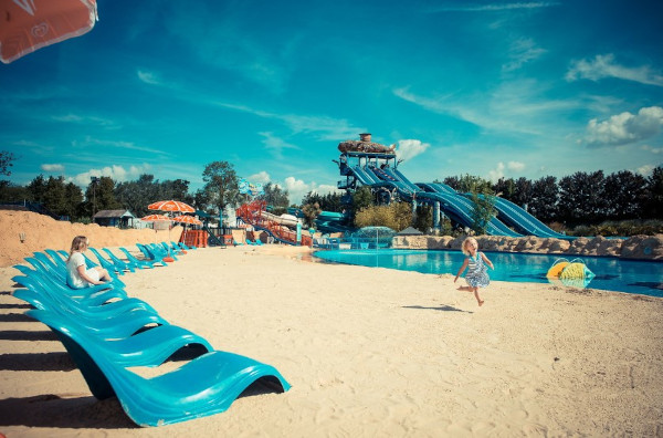 thorpe park amity beach