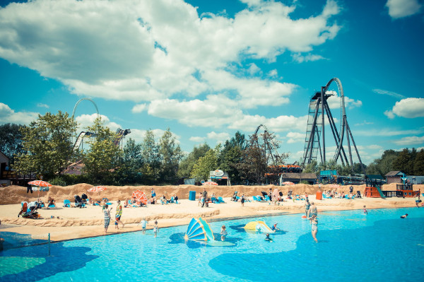 thorpe park amity beach