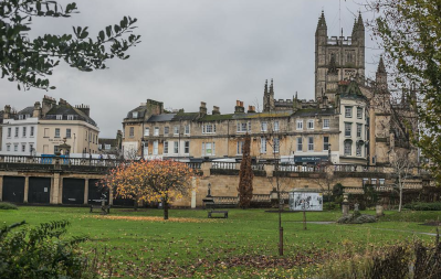 Bath Abbey from park