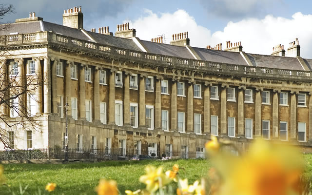 Bath Royal Crescent on Windsor, Bath & Stonehenge tour from London