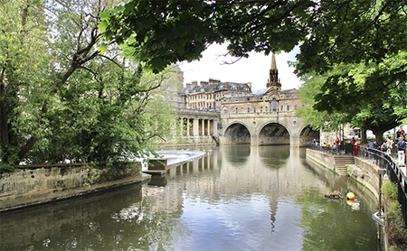 Pulteney Weir on Stonehenge and Bath tour from London