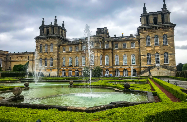 Blenheim Palace small group tour with Cotswolds from London