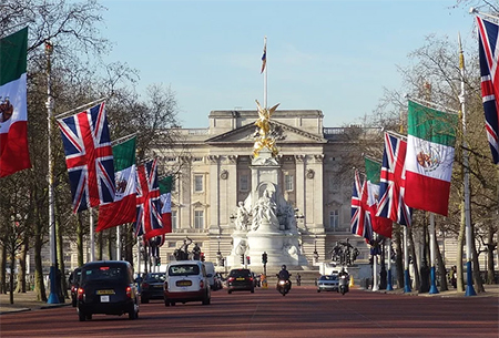Buckingham Palace summer opening and tickets
