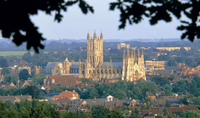 Transfer cruise tour from Southampton to London, visiting Canterbury Cathedral