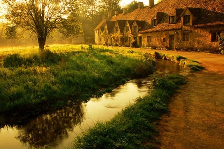 Tranquil Bibury, Cotswolds, day tour from London