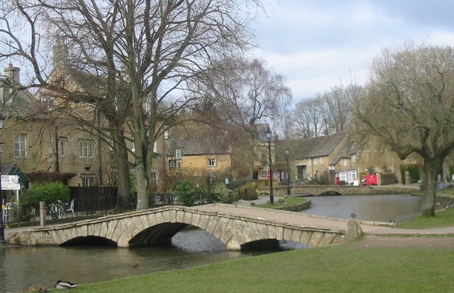 Bourton-on-the-Water on 2-day tour from London