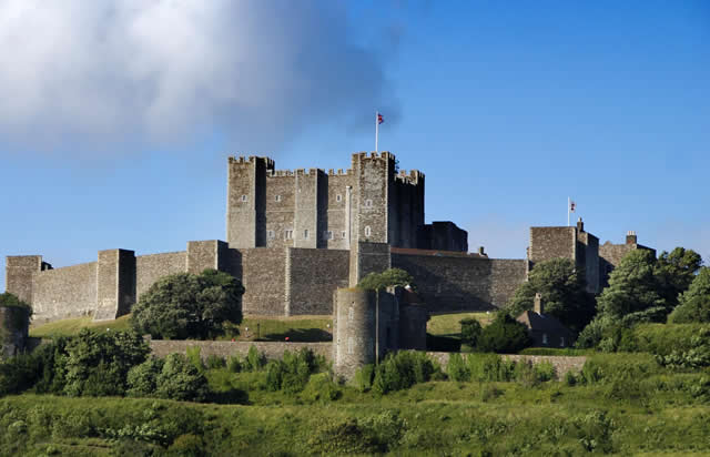 Dover Castle, Canterbury and White Cliffs of Dover day tour from London