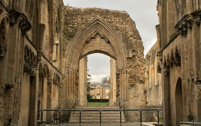 Glastonbury Abbey on small group tour including Stonehenge and Avebury