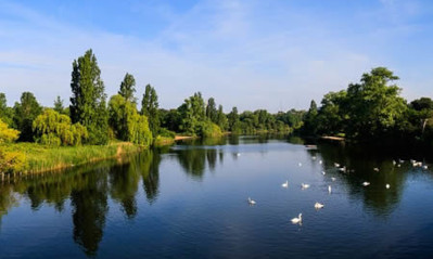 Serpentine Lake in Hyde Park