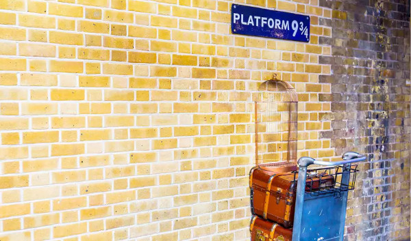 Platform 9 3/4, Harry Potter walking tour: A Muggle's Guide to London