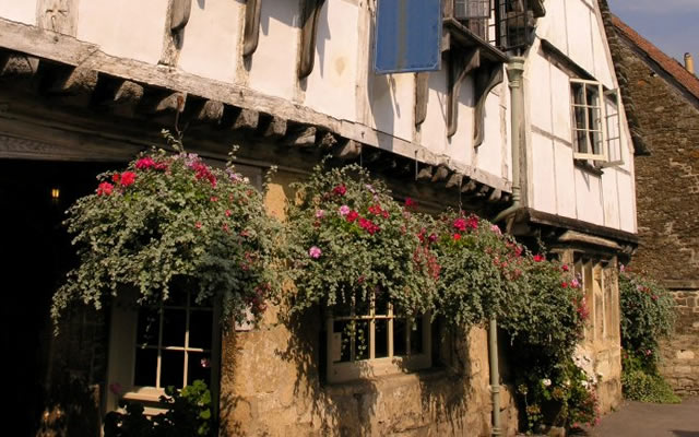 Lacock ancient buildings