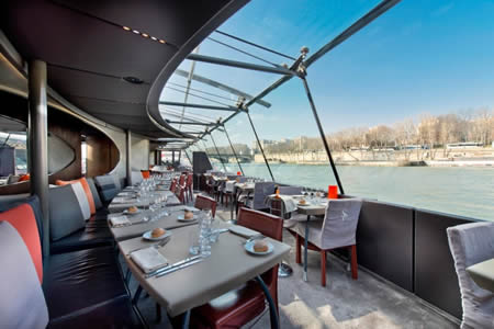 Lunch onboard the Bateaux Parisiens, Premium Tours