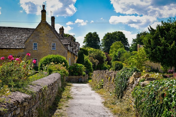 Cotswolds day tour from London