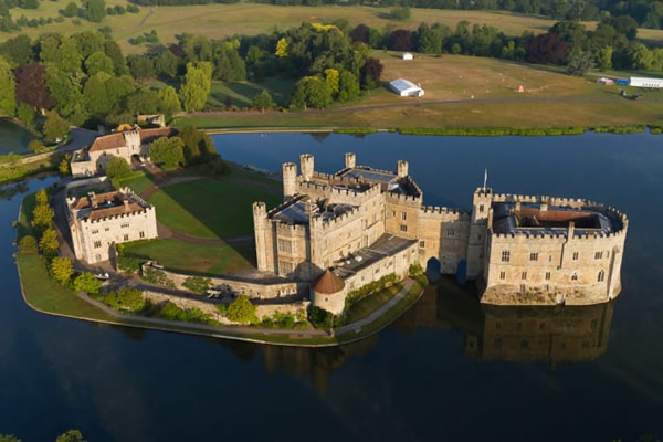 Leeds Castle day tour from London with Dover and Canterbury