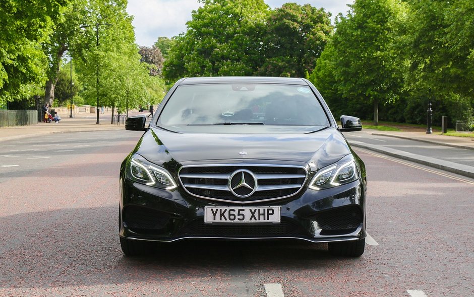 Private car hire with driver to Windsor Castle 