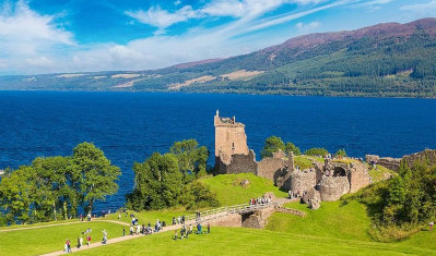 urquhart castle on 5-day tour of scotland from edinburgh