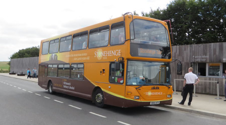 stonehenge salisbury tour bus