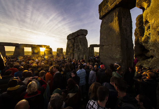 Druids celebrating the Summer Solstice at Stonehenge - tour from London