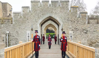 beefeaters at tower of london