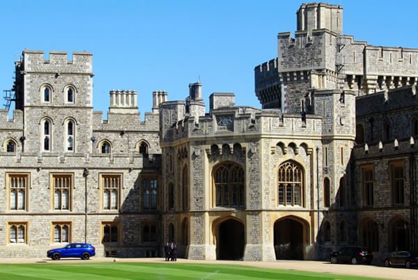 Windsor Castle tours from Londoninside courtyard