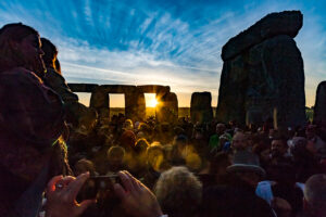 stonehenge summer solstice sunrise