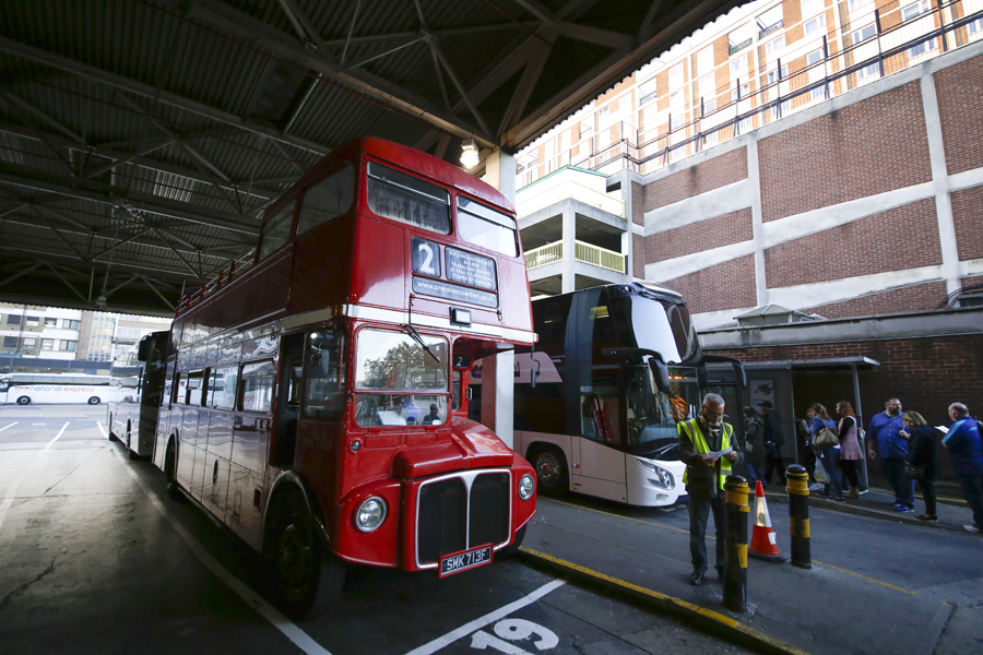 vintage bus tour london
