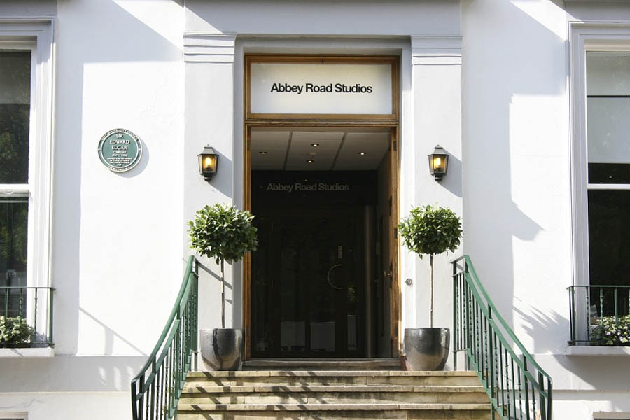 For music fans, London Abbey Road Studios tour is the best option.