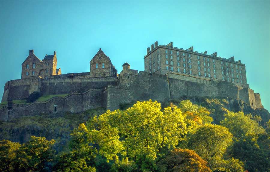 Edinburgh can be a perfect alternative for a long day trip