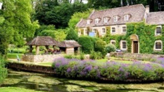 Bibury Costwolds Swan pub lunch