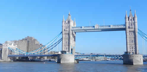 Guoman Tower Hotel y Tower Bridge Londres