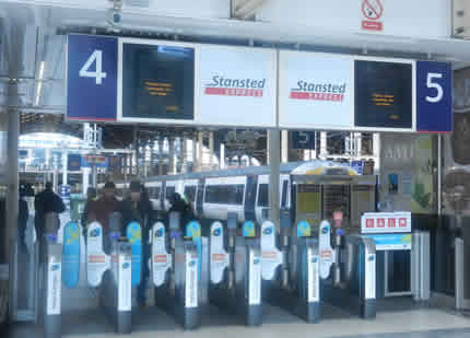  La estación de Liverpool Street es la terminal del tren Stansted Express