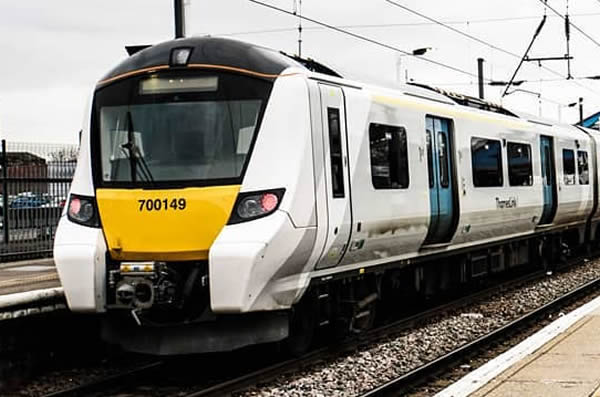 Luton Airport Thameslink train