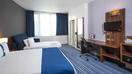 Holiday Inn Express Vauxhall Nine Elms London family room