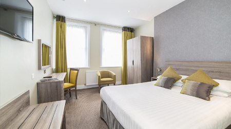  Room example at Phoenix Hotel, a mid-range hotel in Kensington, London