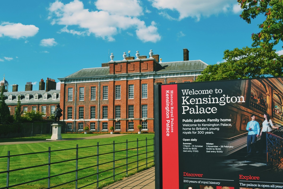 Kensington Palace enterance