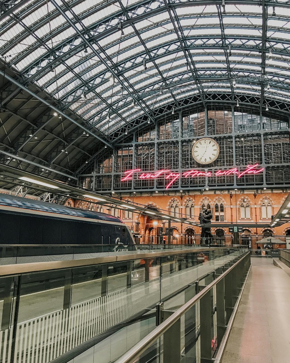 Train at St Pancras station
