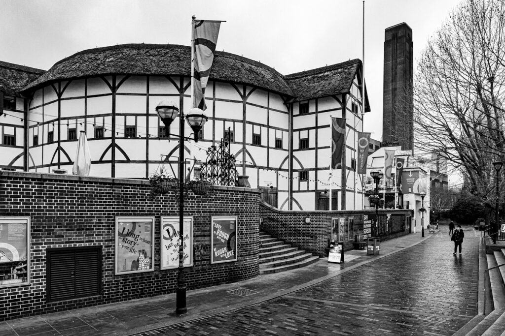 B&W image of the Globe theatre