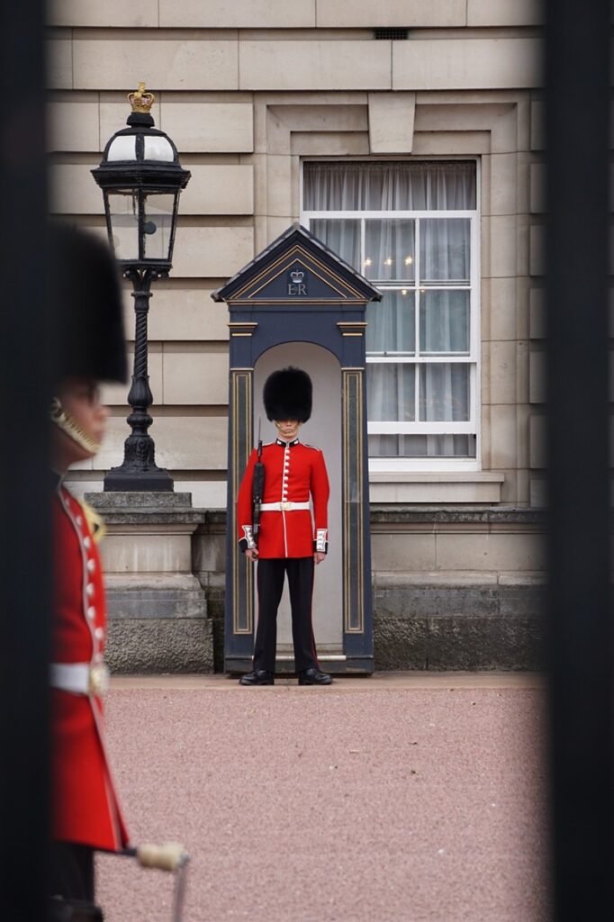 Queens guard outside Buckingham Palace
