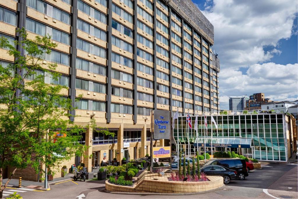 External view of the Copthorne Tara Hotel Entrance