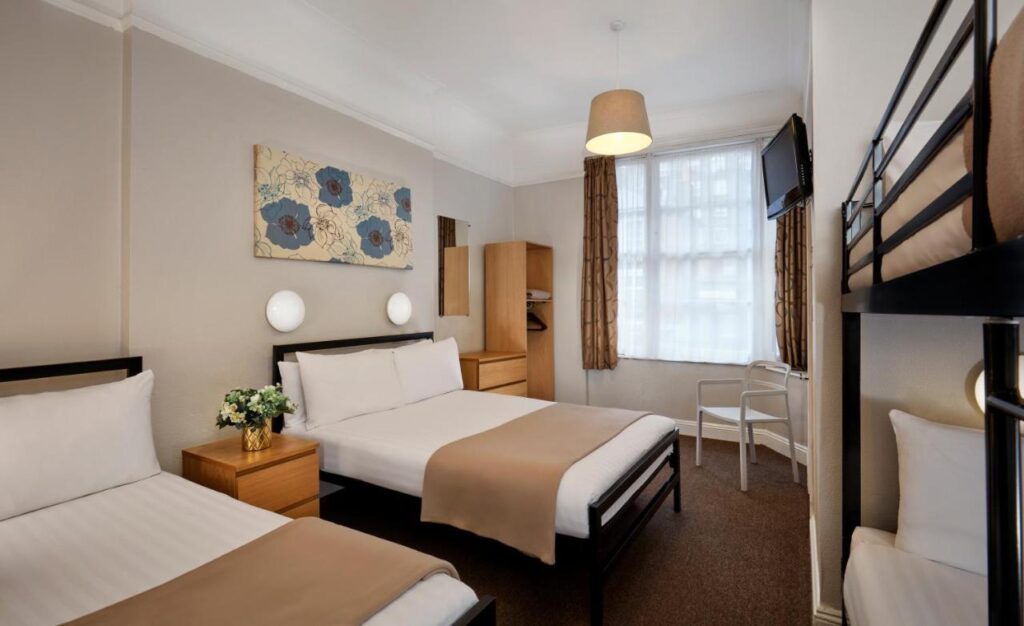 Superior family room at the Lord's hotel Notting Hill