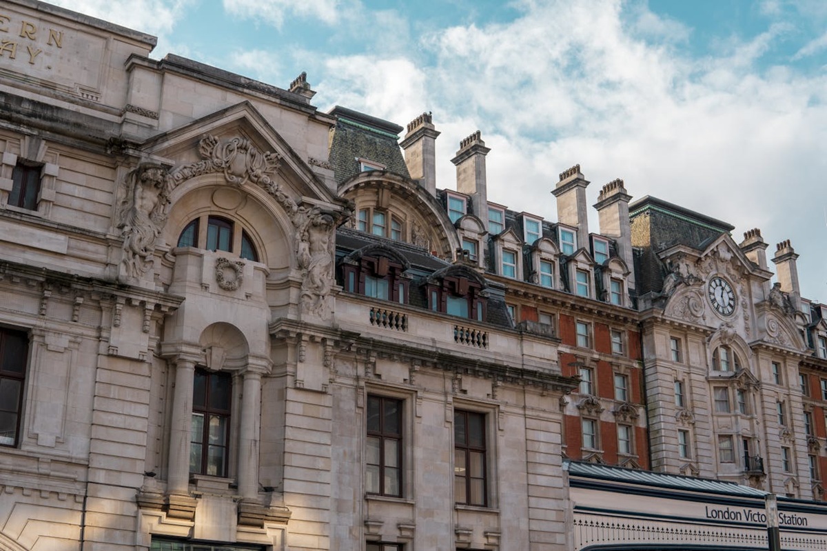 External view of London Victoria railway station