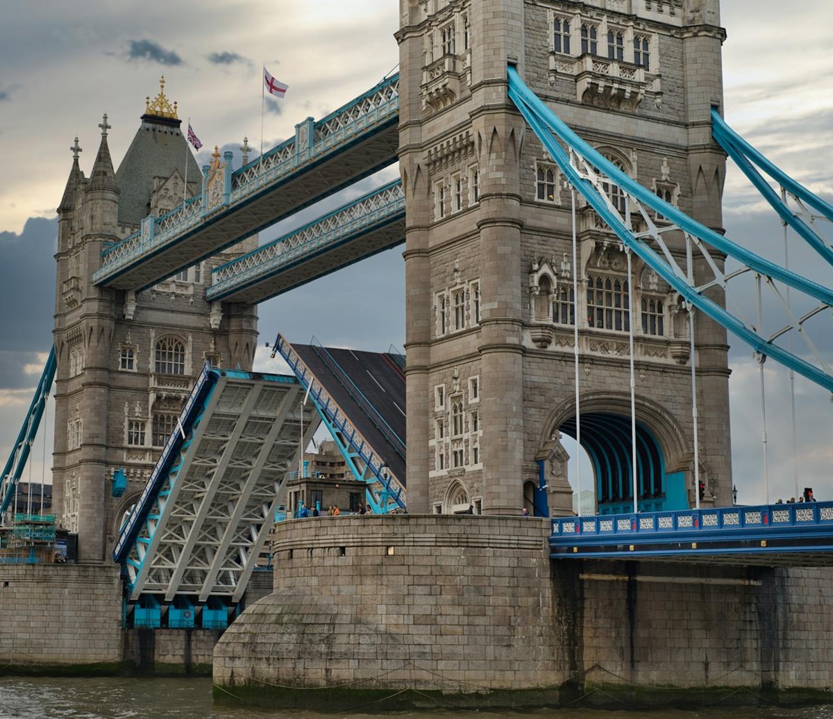 Raising of Tower Bridge