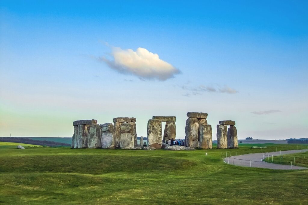 Limited viewing at Stonehenge inner circle