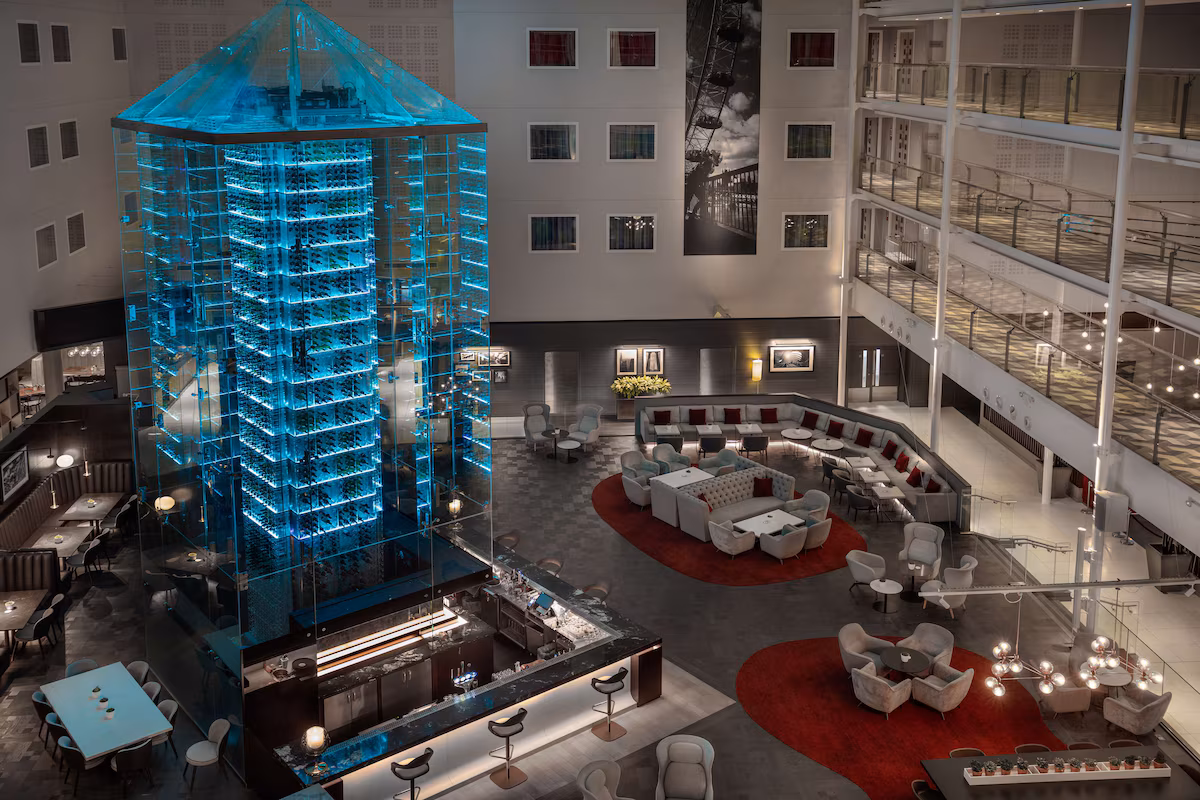 Radisson Blu London Stansted Airport bar and lounge